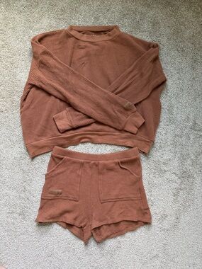 SET ACTIVE lounge shorts and shirt